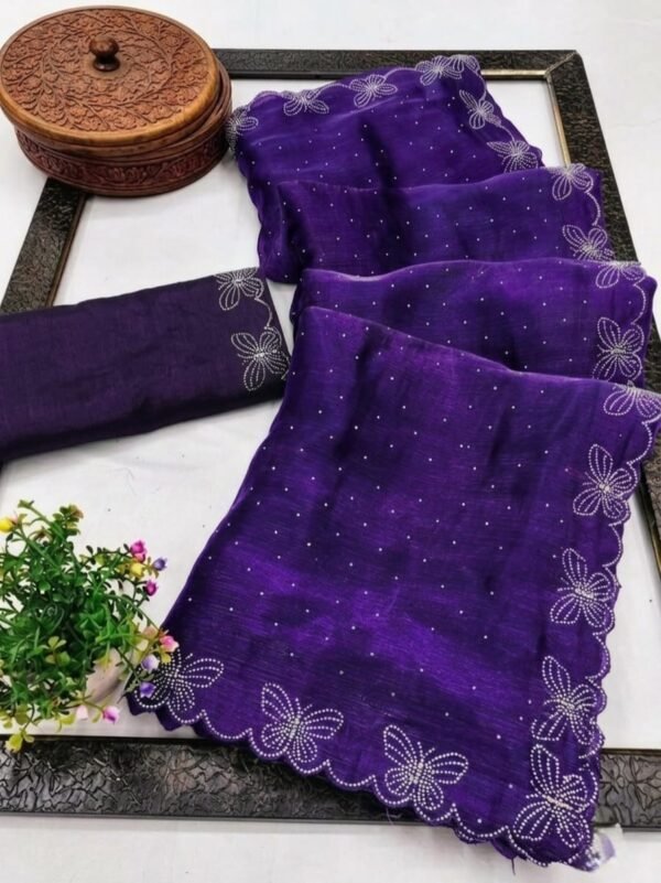 Dual toned crunchy silk sarees - Image 4