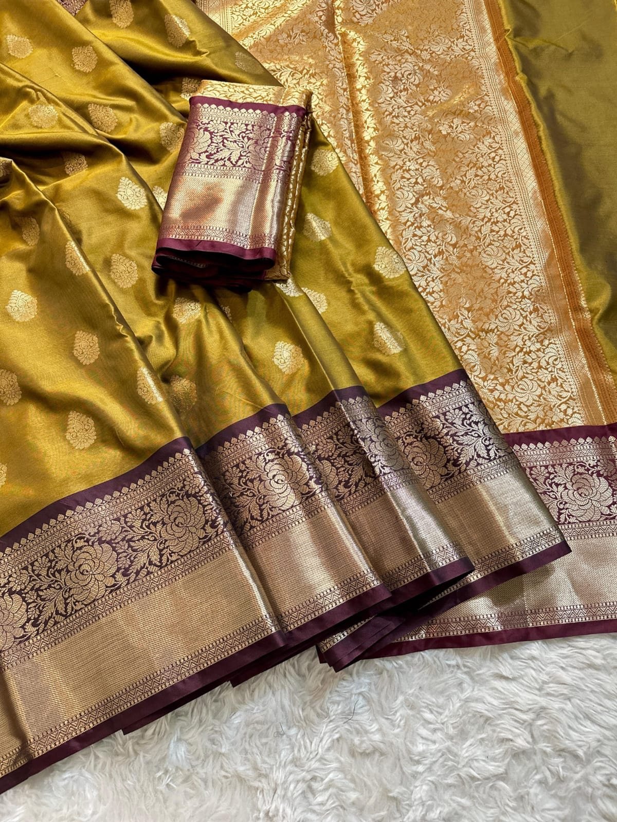 Banarasi semi gadwal pattu silk - Image 1