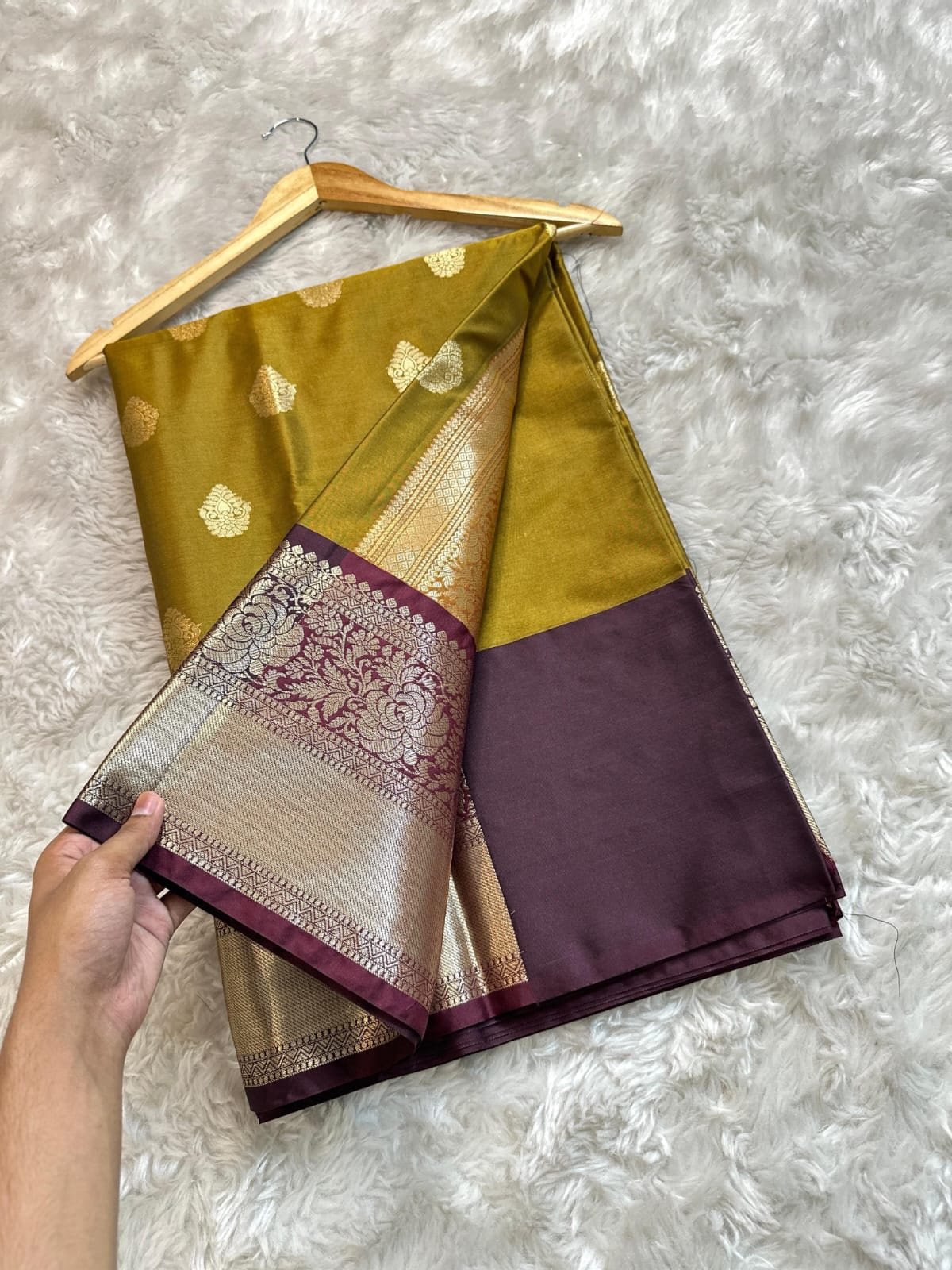 Banarasi semi gadwal pattu silk - Image 8