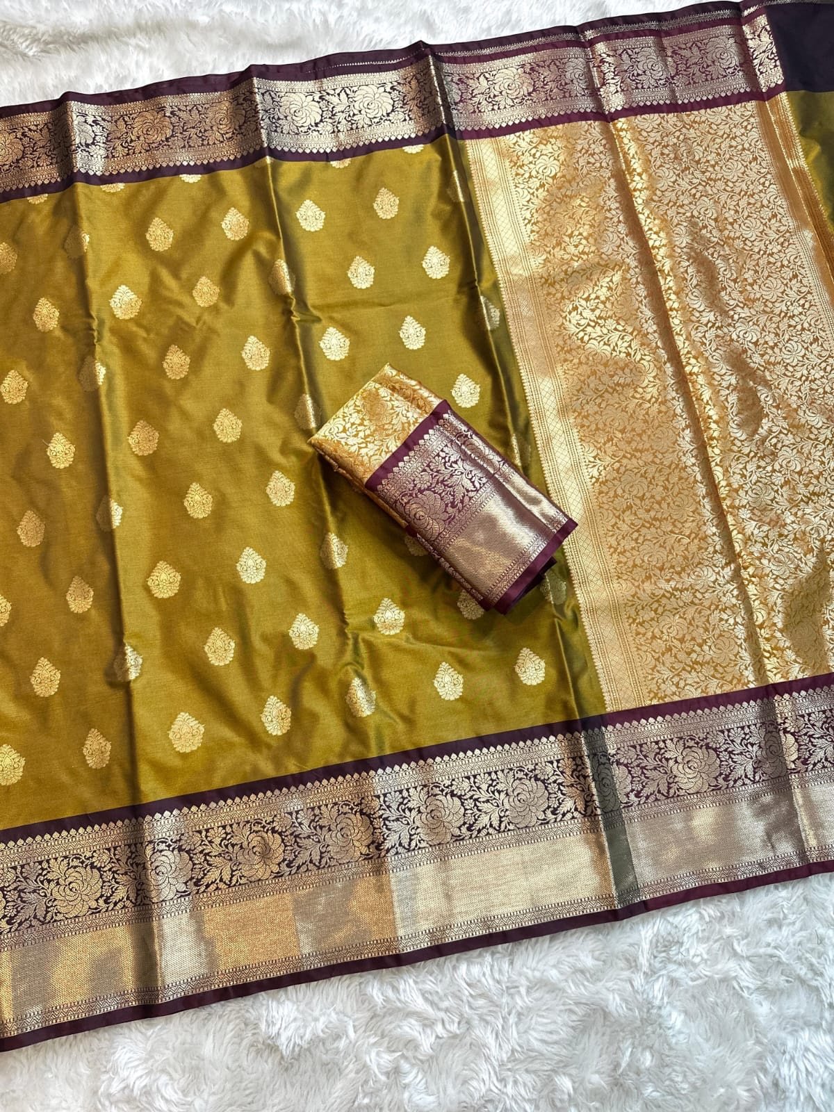 Banarasi semi gadwal pattu silk - Image 5