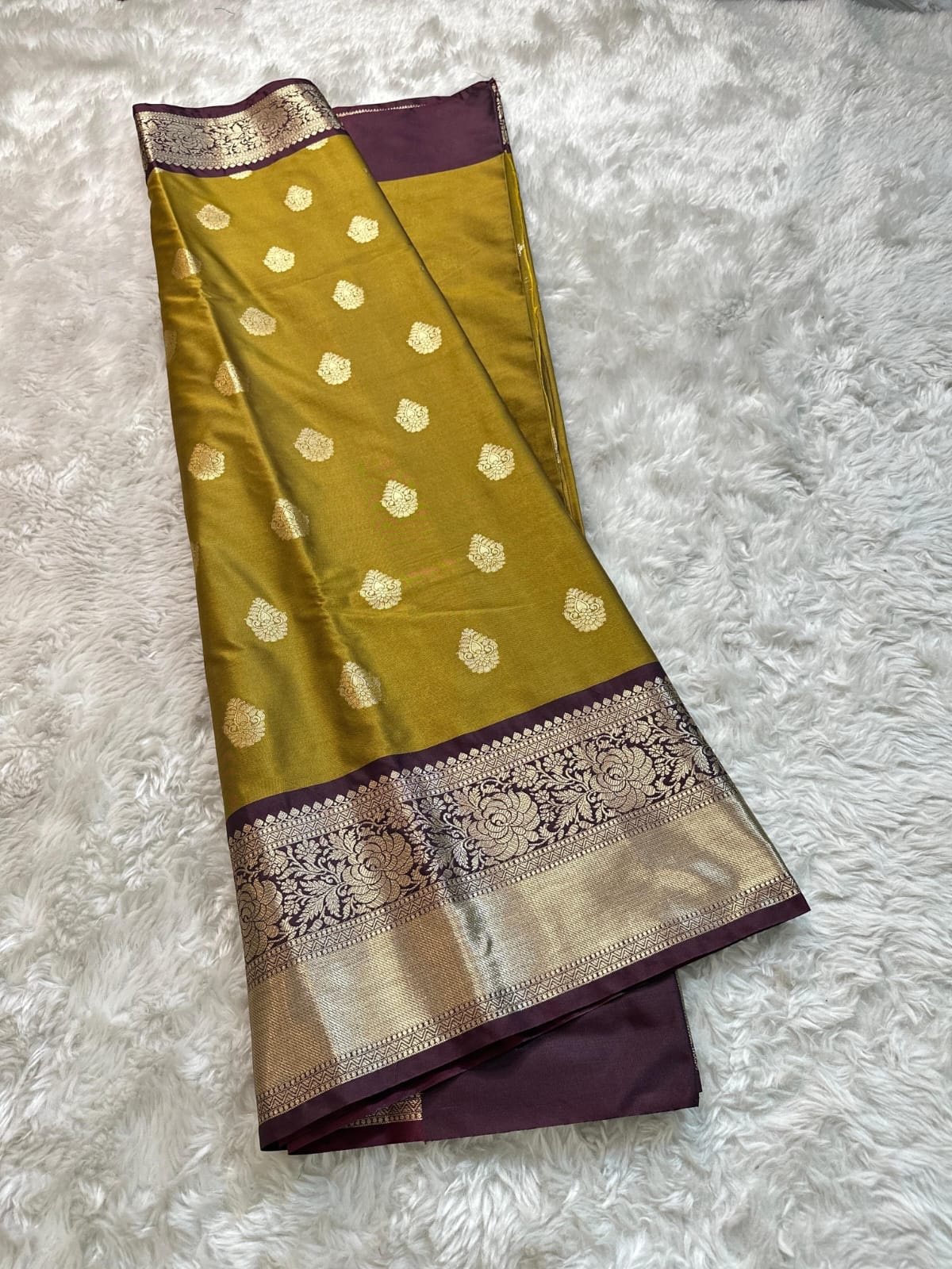 Banarasi semi gadwal pattu silk - Image 4