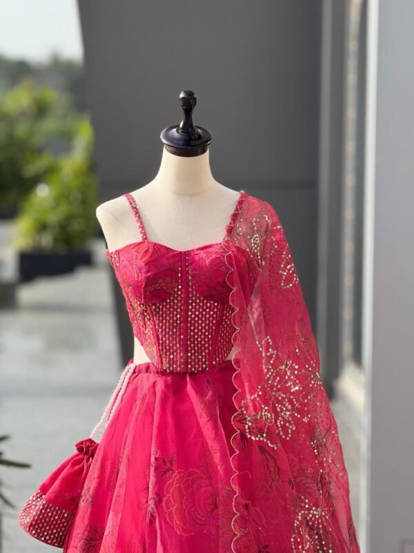 Pink organza lehenga with batwa bag - Image 3