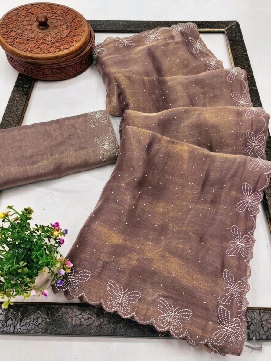 Dual toned crunchy silk sarees - Image 10