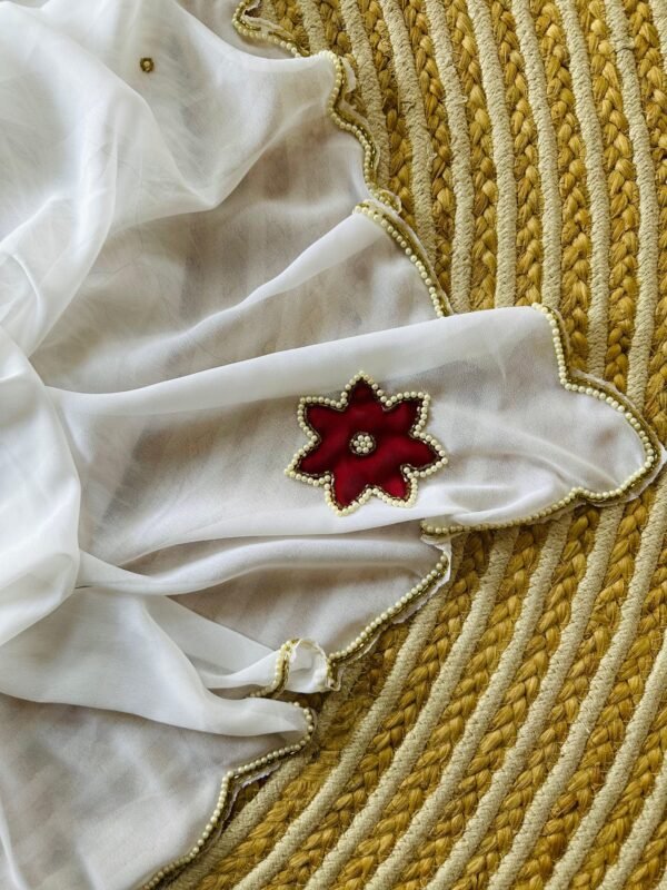 White georgette saree - Image 3