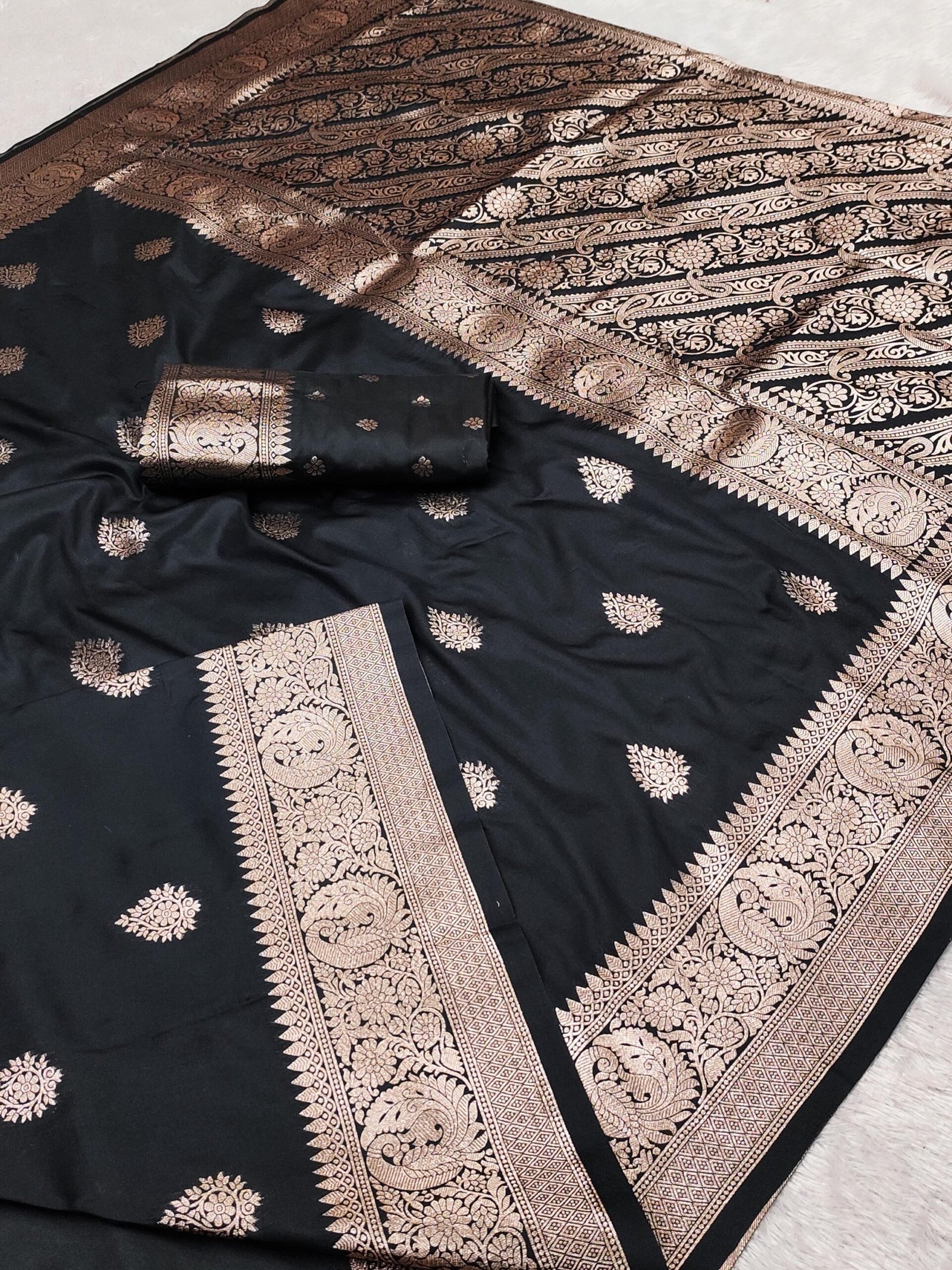 Soft banarasi silk saree - Image 8