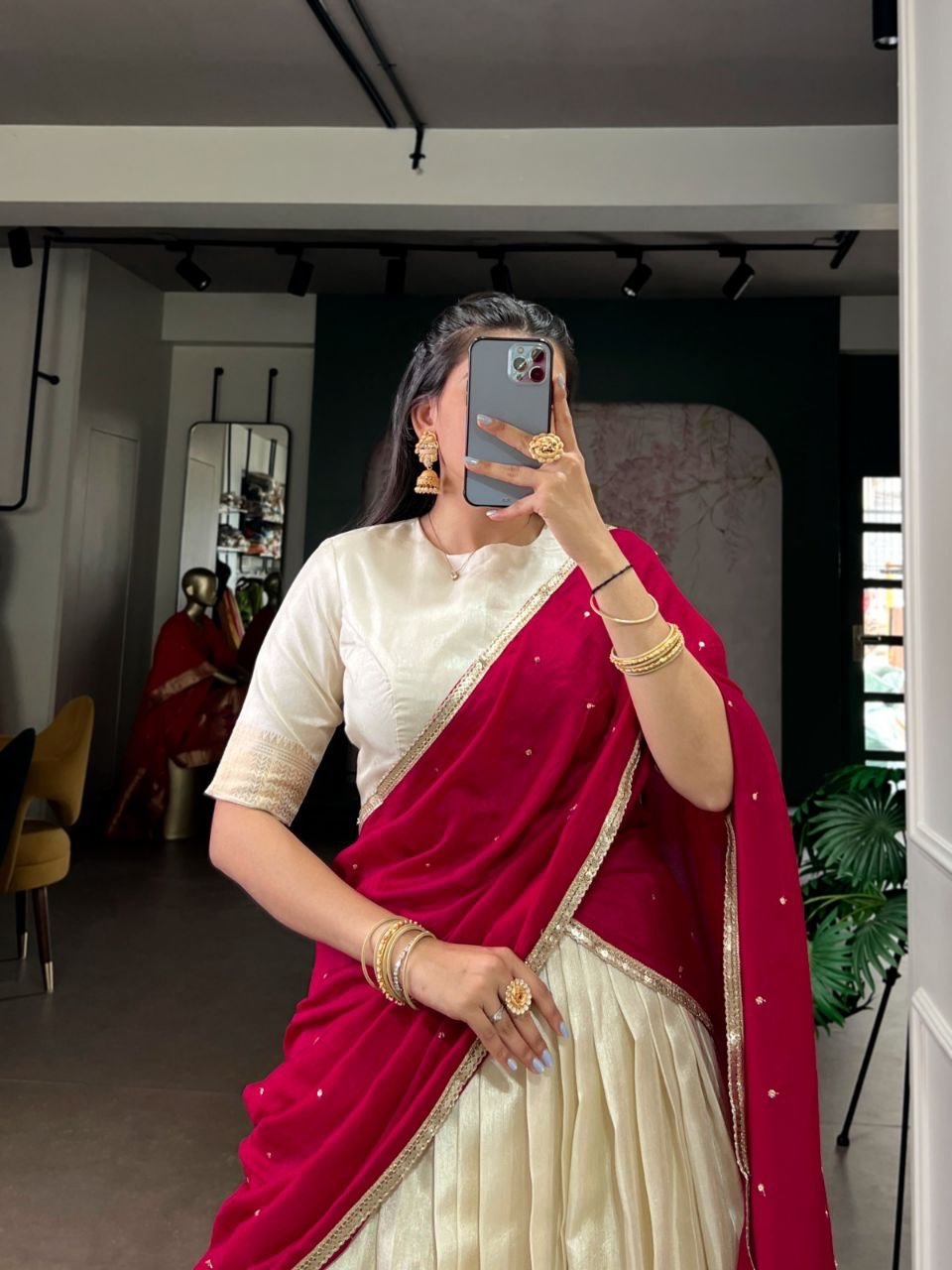 Dola silk lehenga - Image 4