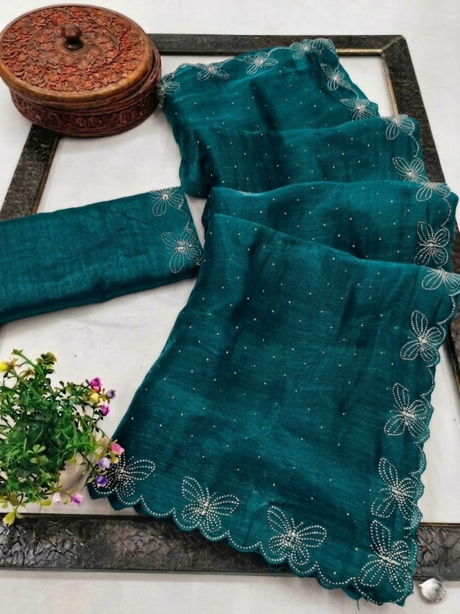 Dual toned crunchy silk sarees - Image 3