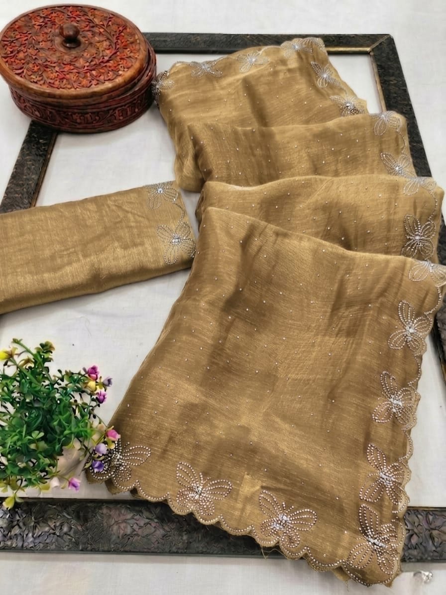 Dual toned crunchy silk sarees - Image 9