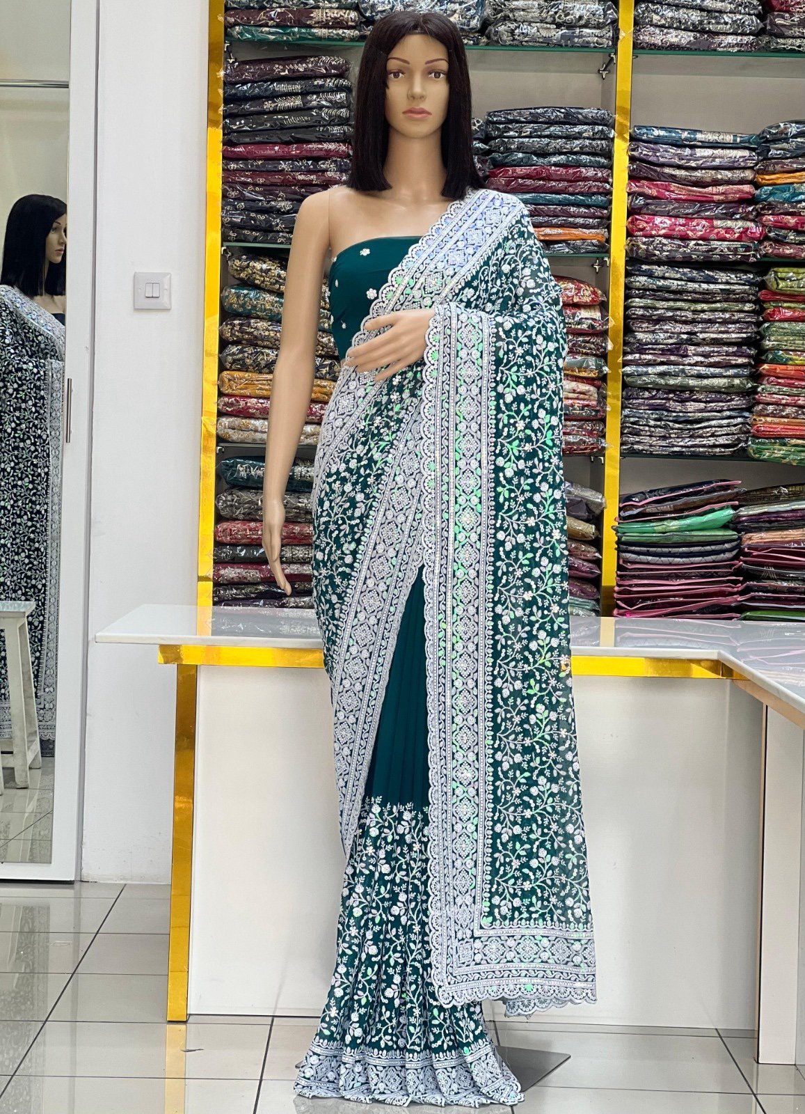 Chikankari sarees - Image 4