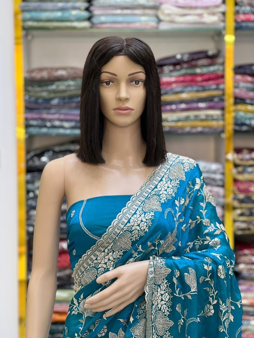 Grand dinner sarees - Image 4