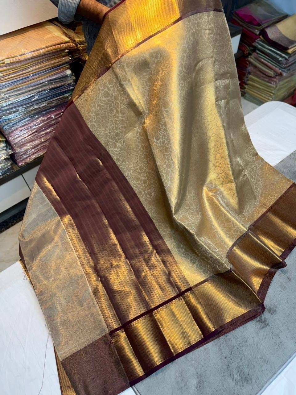 Kanchipuram Soft Tissue Saree - Image 9