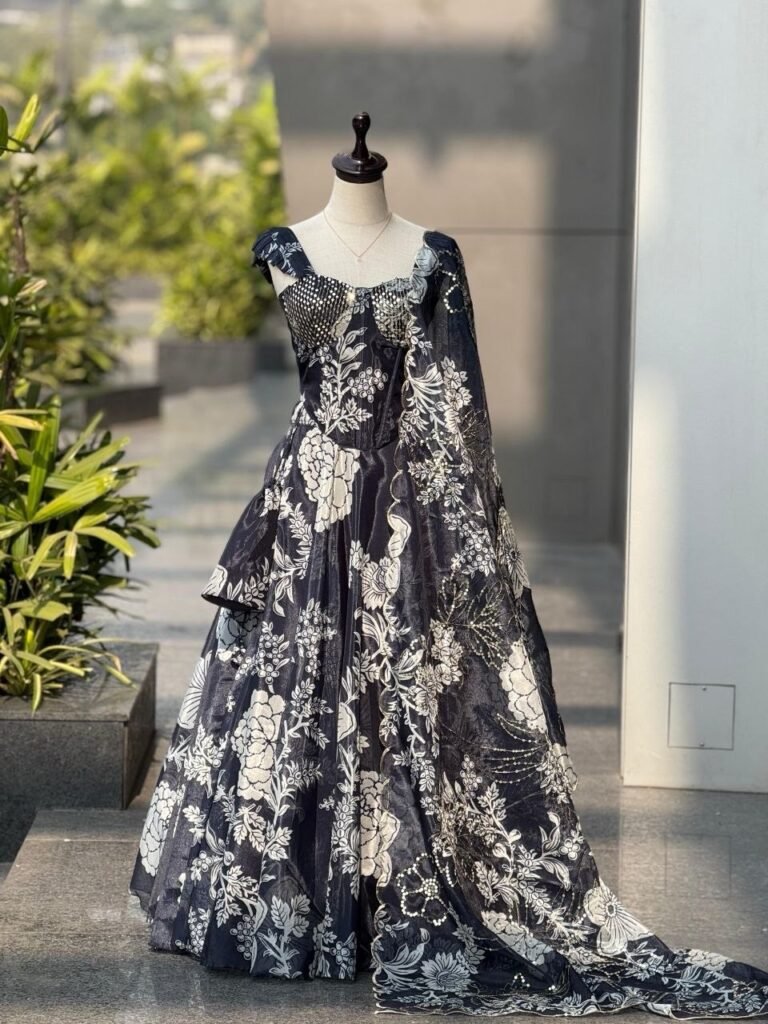 ELYSIA - Organza lehenga set with batwa bag