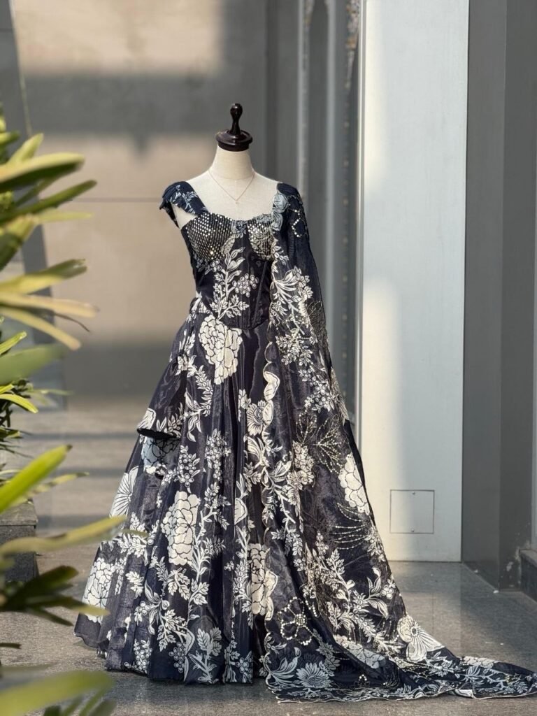 ELYSIA - Organza lehenga set with batwa bag