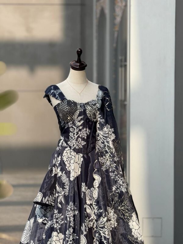 Organza lehenga set with batwa bag - Image 3