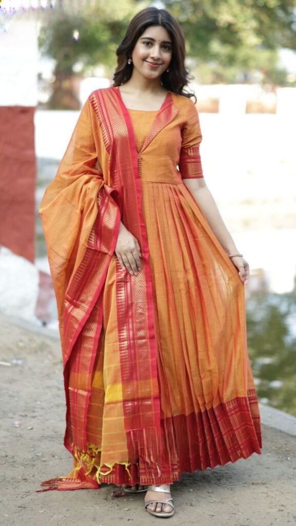 Pravika Handloom Kurta Set for Elegant Wear