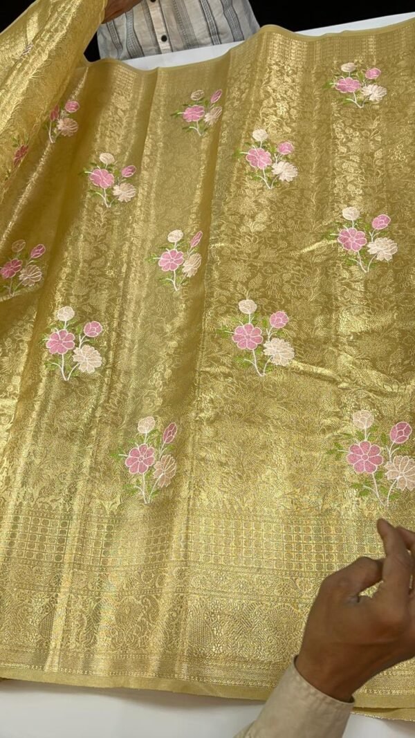 Gold banarasi tissue brocade saree - Image 4