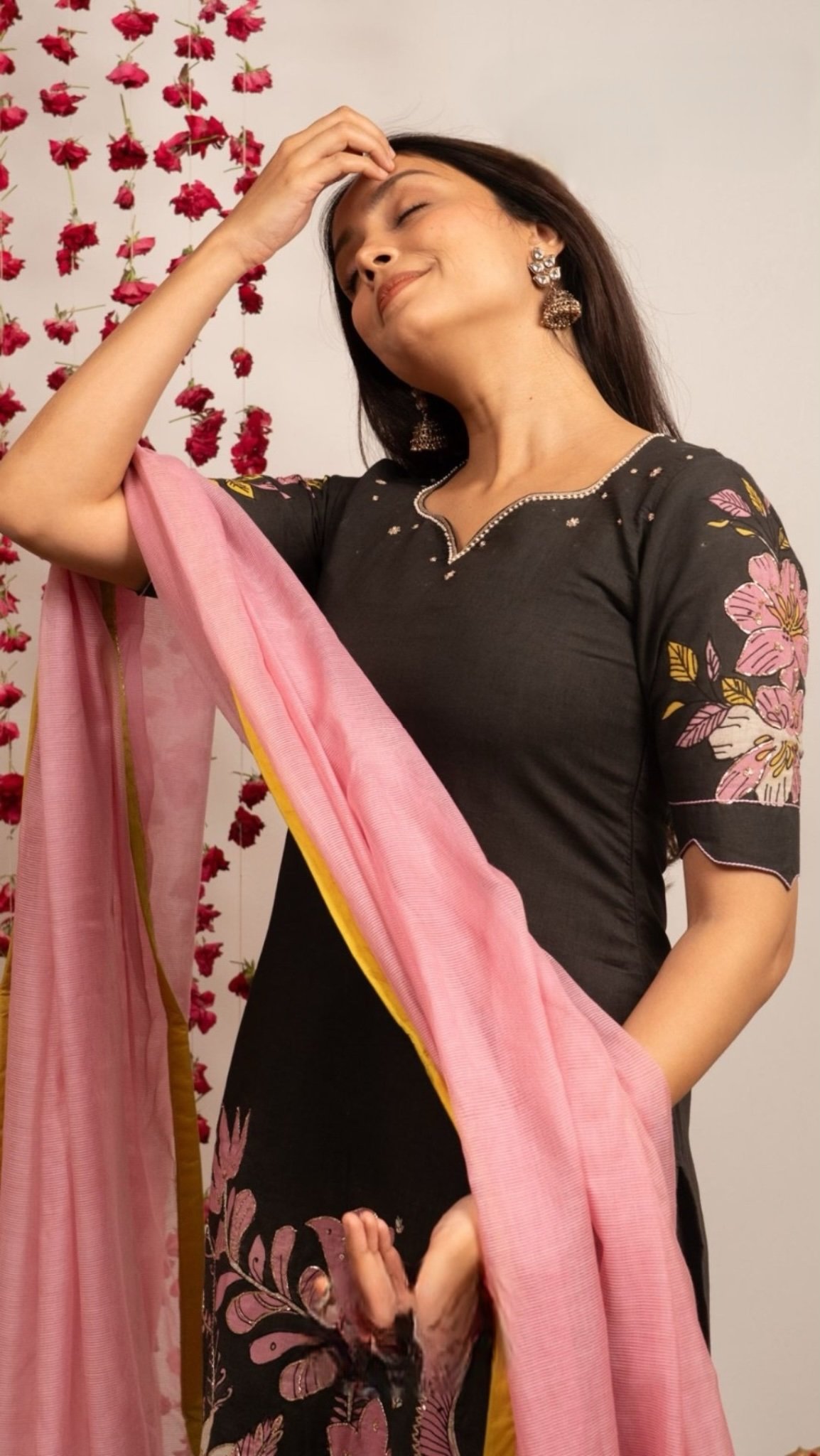 Kavish Kurta Set In Black - Image 3
