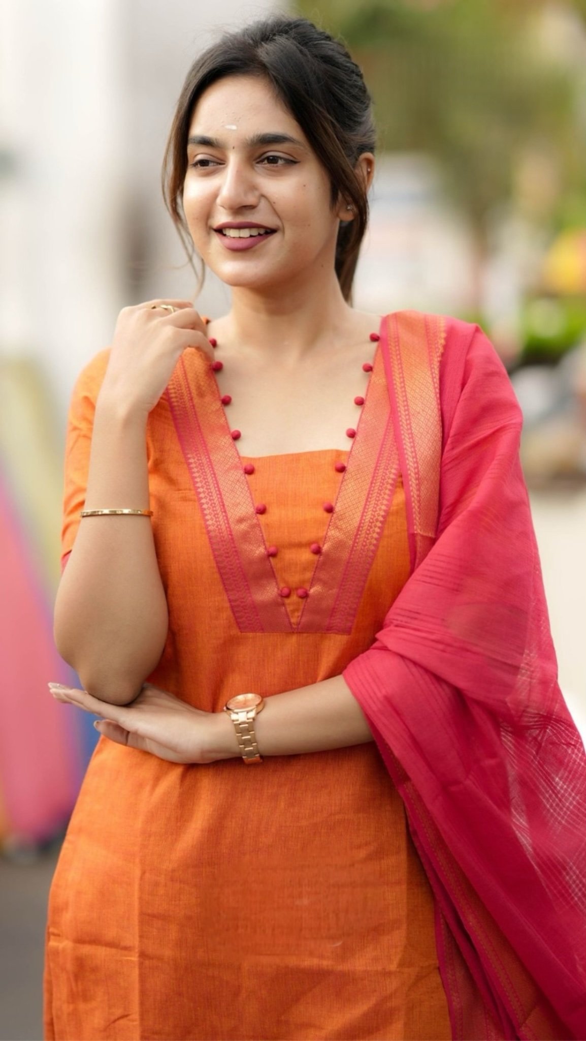 Pranitha Handloom Orange Suit Set - Image 2