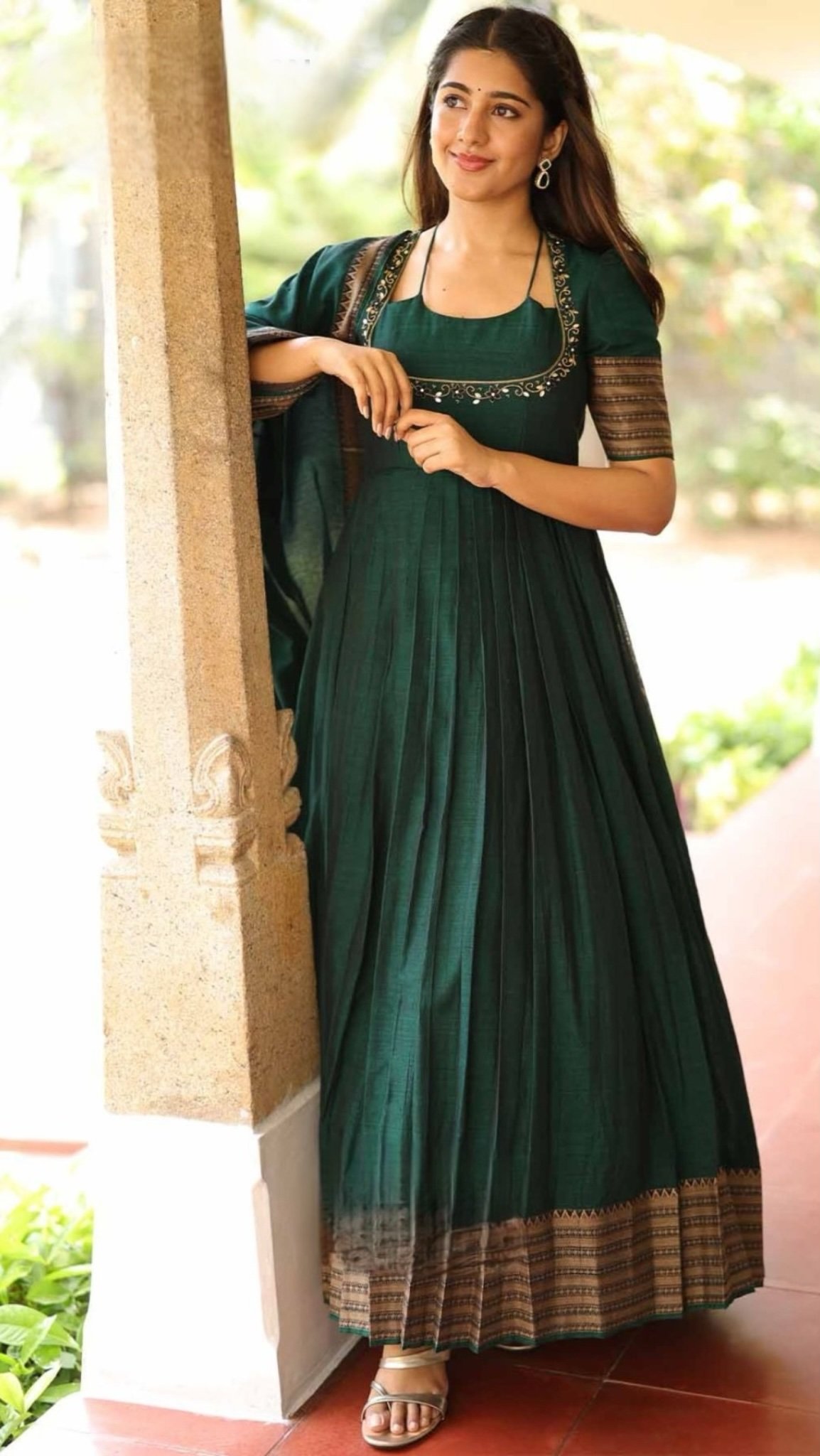Kiara Emerald Green Handloom Anarkali Kurta Set - Image 2
