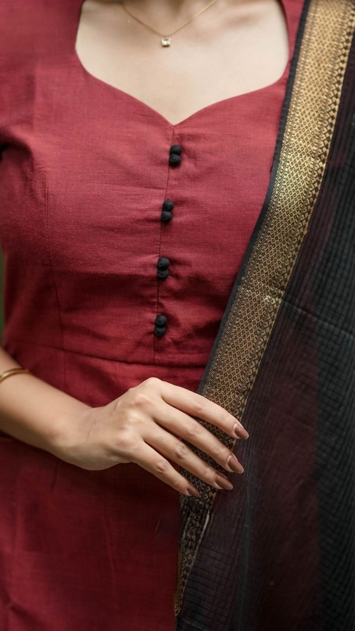 Anandhi Maroon Manglagiri Cotton Kurta Set - Image 4