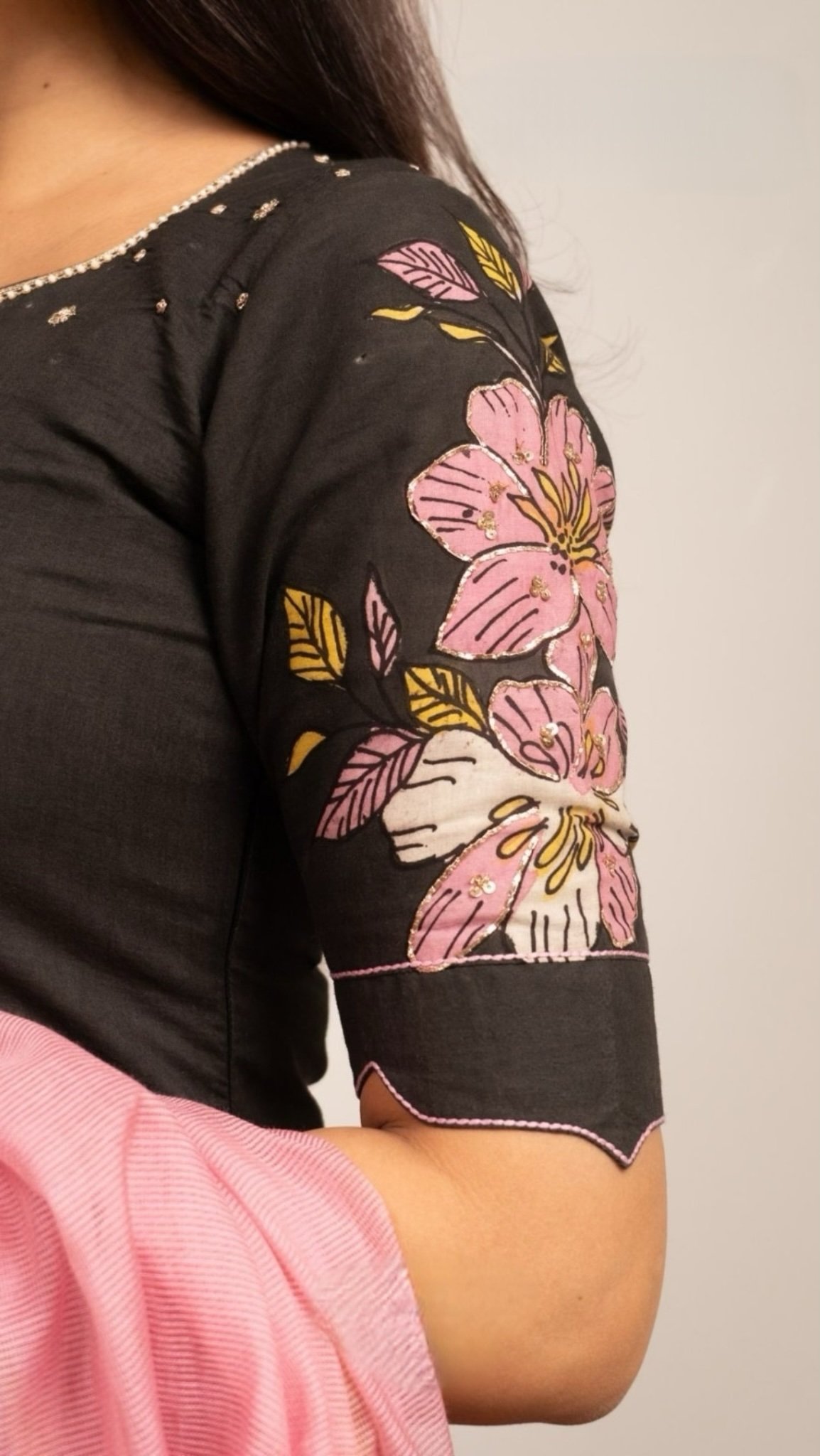 Kavish Kurta Set In Black - Image 5