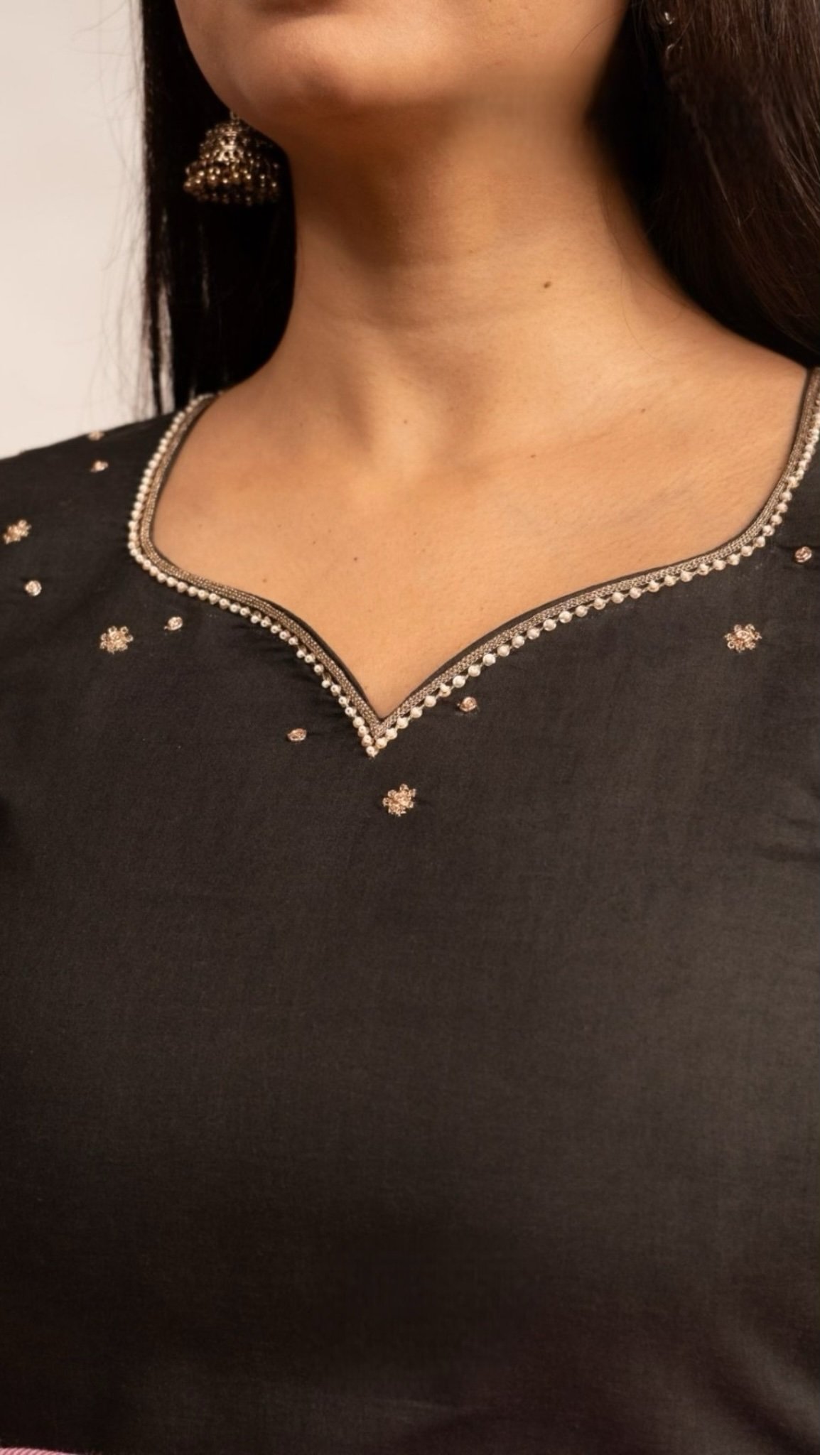 Kavish Kurta Set In Black - Image 6