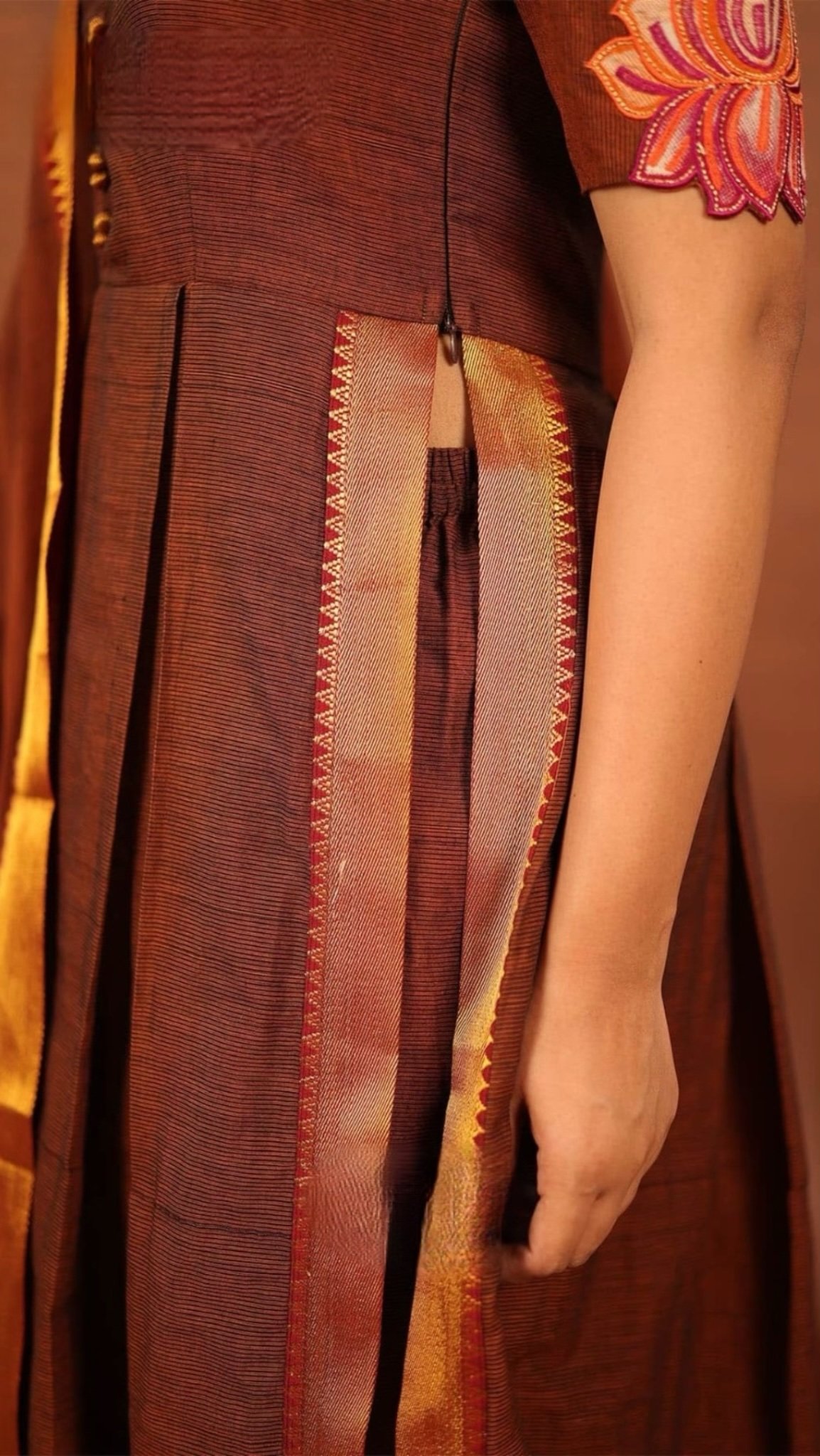 Raani Brown Handloom Kurta Set - Image 5