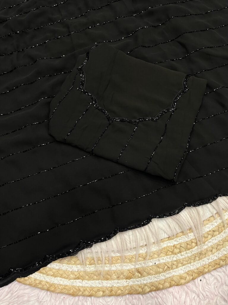 AURELIA - Black