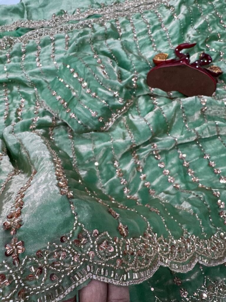 NOORE — FESTIVE GLAM EDIT
