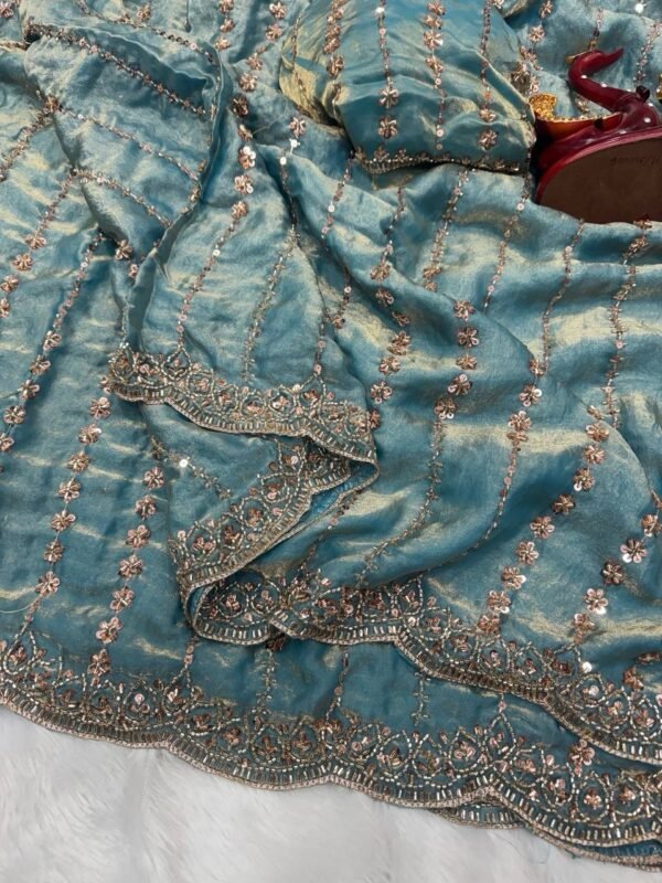 NOORE — FESTIVE GLAM EDIT - Image 11