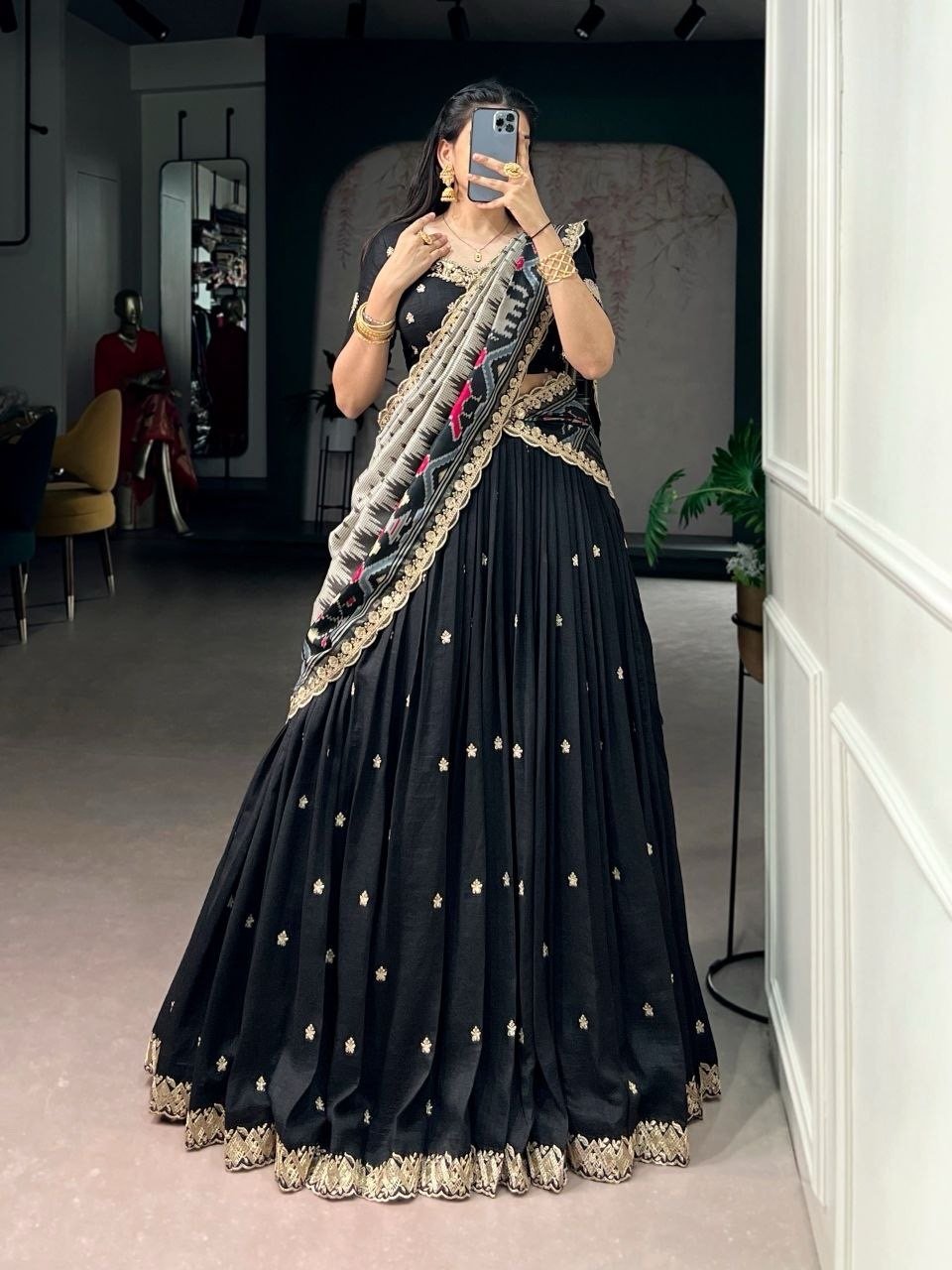 Raaveya - Image 1