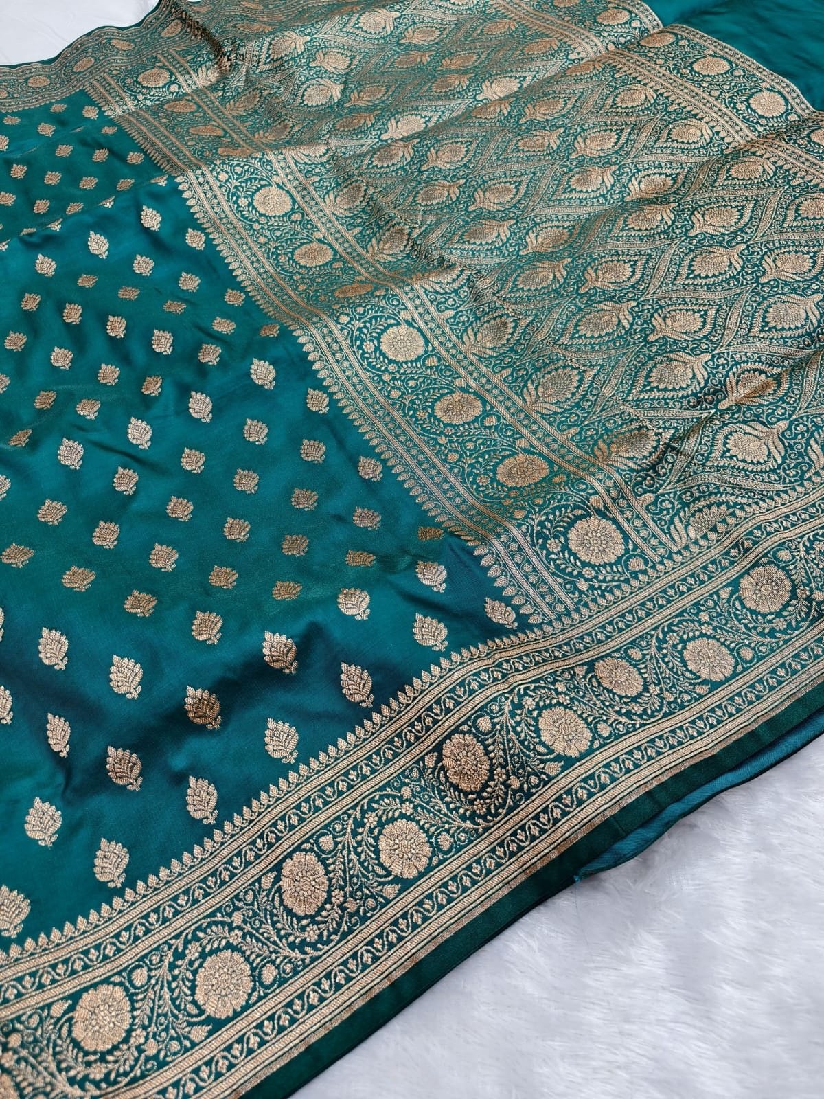 RANGMAHAL — ZARI MOTIF EDIT - Image 16