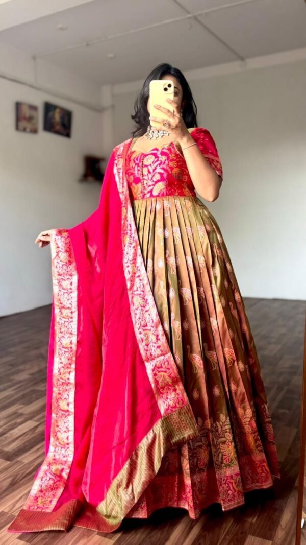 ✨ LIMITED EDITION BANARASI SILK GOWN SET ✨