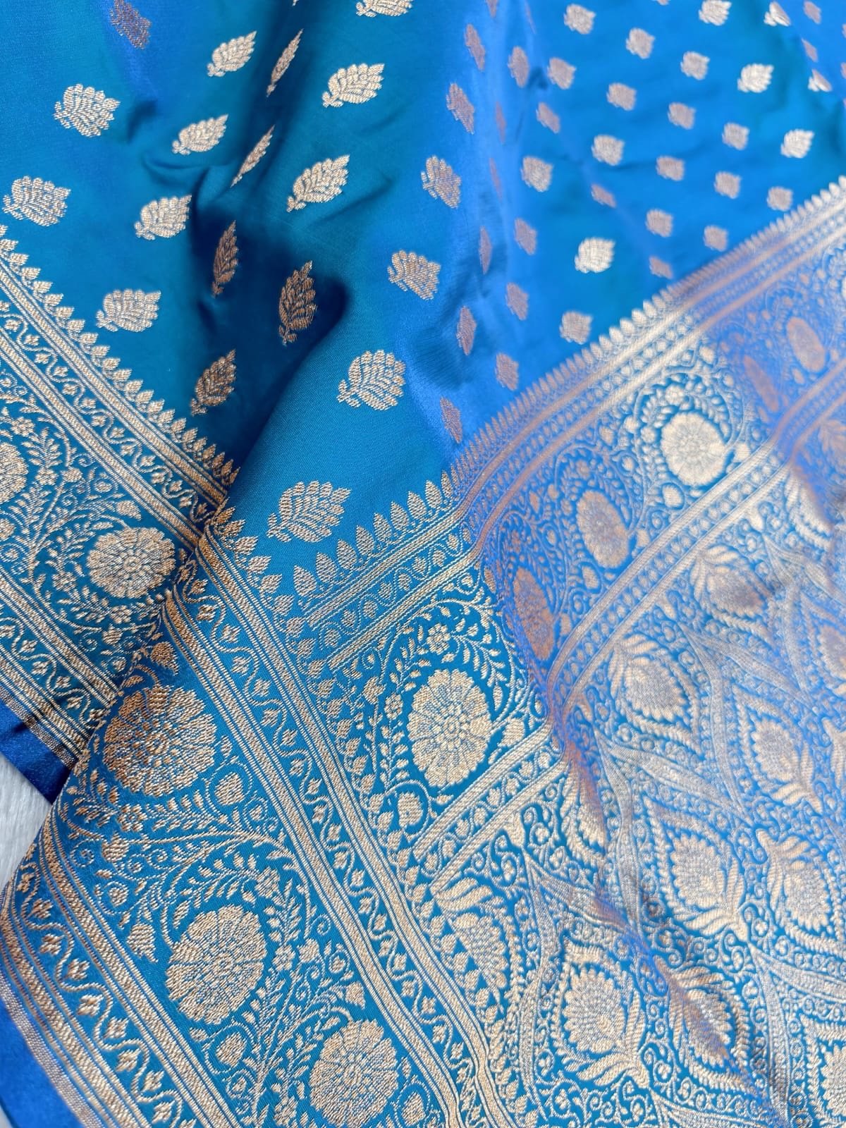 RANGMAHAL — ZARI MOTIF EDIT - Image 17