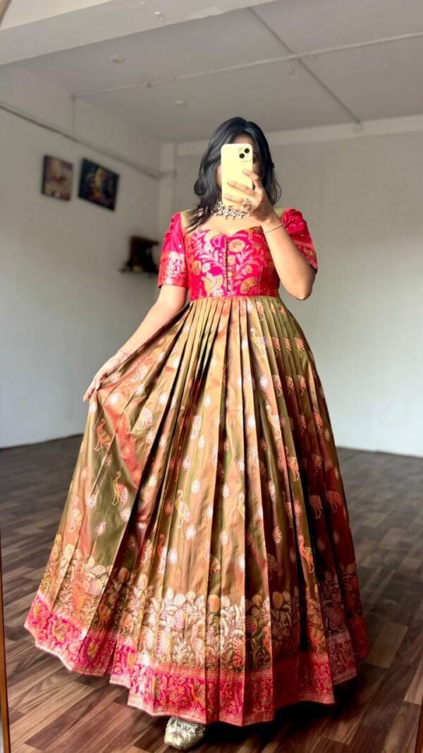 ✨ LIMITED EDITION BANARASI SILK GOWN SET ✨ - Image 3