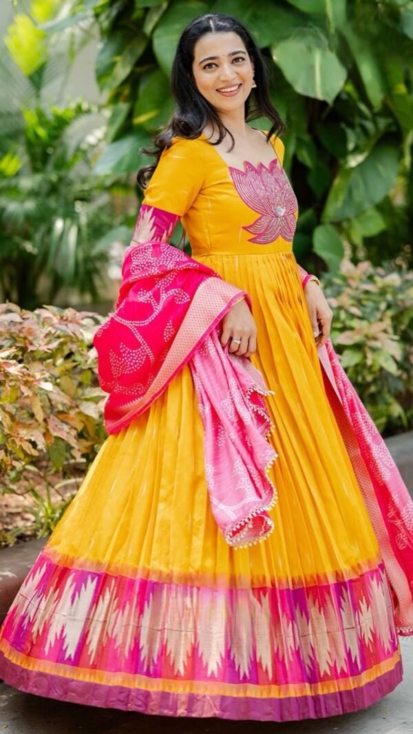 Vishwa soft silk pattu Anarkali