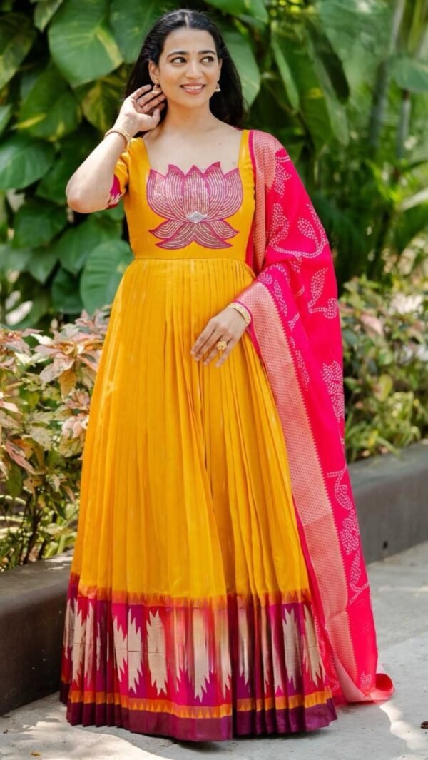 Vishwa soft silk pattu Anarkali - Image 3