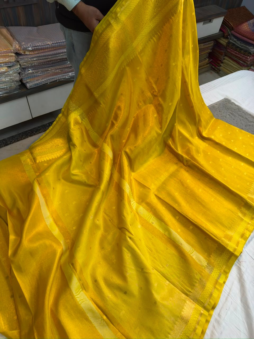 BANARASI CLASSIC EDIT — METALLIC TISSUE EDIT ✨ - Image 4